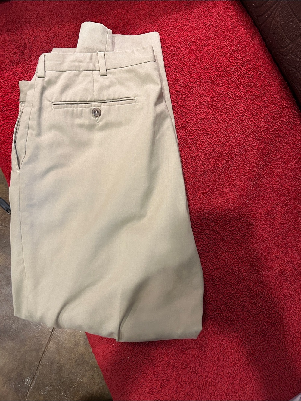 Roundtree & Yorke Men's Khaki Chinos in Light Tan